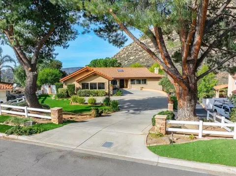 25710 Caryn Ct, Ramona, CA 92065