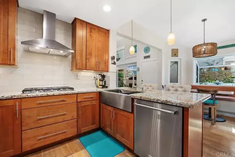 6936 Quiet Cove Dr, Carlsbad, CA 92011
