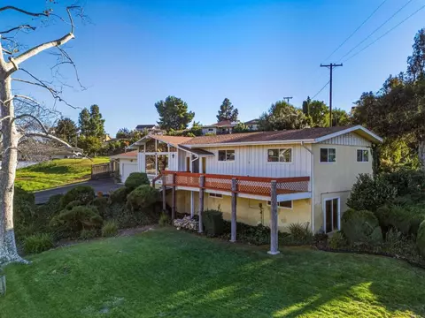 2041 Nutmeg St N, Escondido, CA 92026