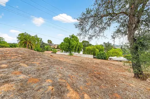 2147 Sunset Dr, Escondido, CA 92025 photo 5