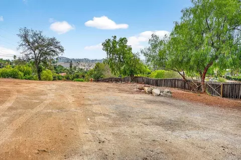2147 Sunset Dr, Escondido, CA 92025 photo 4
