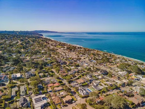 386 13th St, Del Mar, CA 92014