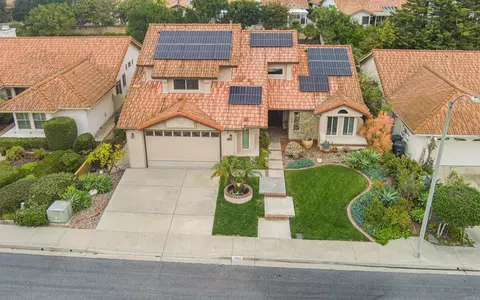 2592 Coronado Pl, Vista, CA 92081