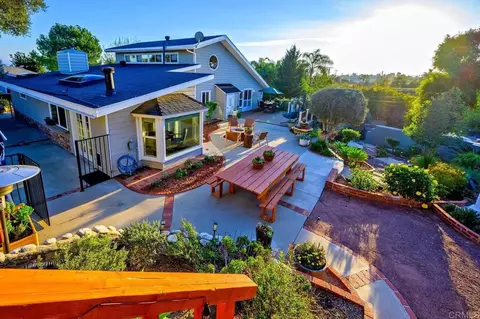 2469 E Mission Rd, Fallbrook, CA 92028