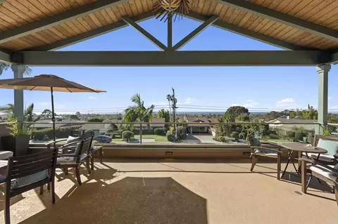 3354 Seacrest Dr, Carlsbad, CA 92008