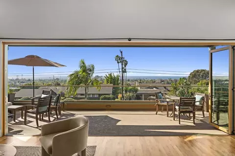 3354 Seacrest Dr, Carlsbad, CA 92008