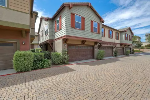 1512 Champion Ln #4, Chula Vista, CA 91915