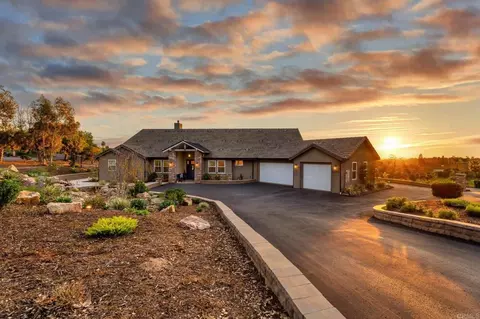 2263 Corner Creek Ln, Fallbrook, CA 92028