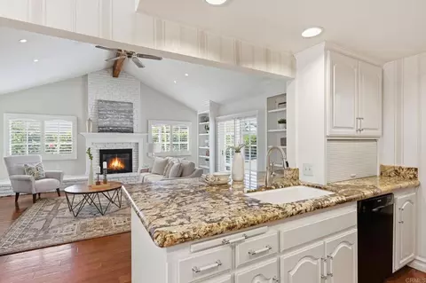 17821 Quintana Ln, Huntington Beach, CA 92647