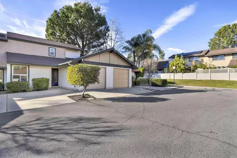 522 Smoketree Gln, Escondido, CA 92026
