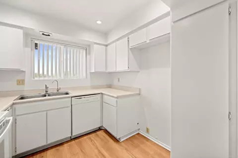 Kitchen - 4440 Skimmer Way, Oceanside, CA 92057 photo 3 of 3