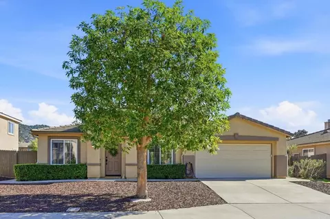 618 Jacks Creek Rd, Escondido, CA 92027