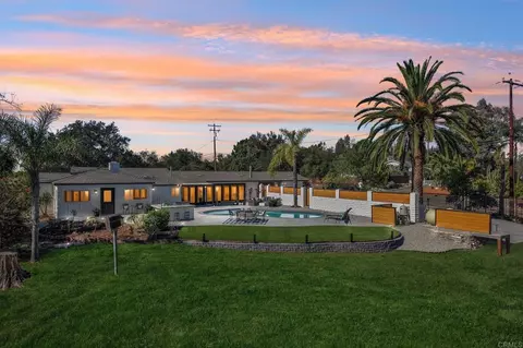 2235 Gum Tree Ln, Fallbrook, CA 92028