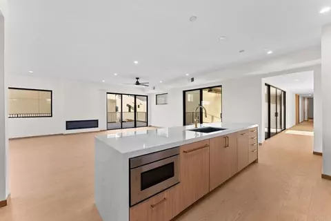2672 Roosevelt St, Carlsbad, CA 92008