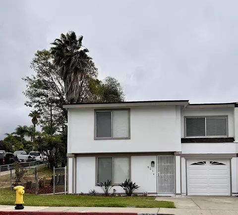 921 Lemon Ave, Vista, CA 92084