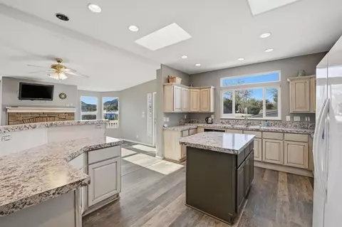 1301 S Hale Ave #SPC 41, Escondido, CA 92029