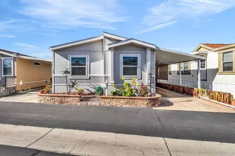 168 Roadrunner Ln, Oceanside, CA 92057