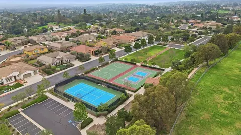 View/Area - 321 William Pittenger Pl, Fallbrook, CA 92028 photo 3 of 5