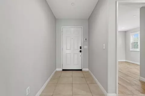Entry Way - 321 William Pittenger Pl, Fallbrook, CA 92028 photo 2 of 2