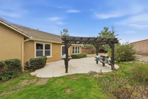 Exterior - 321 William Pittenger Pl, Fallbrook, CA 92028 photo 4 of 4