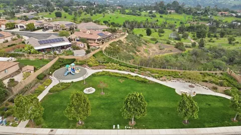View/Area - 321 William Pittenger Pl, Fallbrook, CA 92028 photo 4 of 5