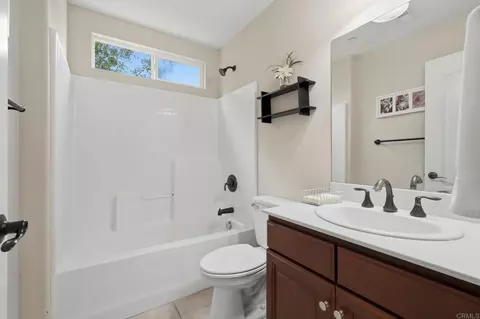 Bath - 321 William Pittenger Pl, Fallbrook, CA 92028 photo 4 of 4