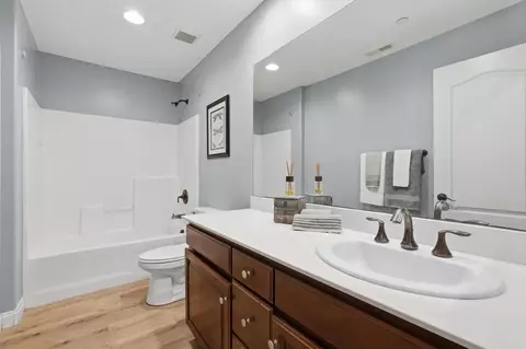 Bath - 321 William Pittenger Pl, Fallbrook, CA 92028 photo 3 of 4
