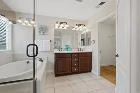 Bath - 321 William Pittenger Pl, Fallbrook, CA 92028 photo 1 of 4