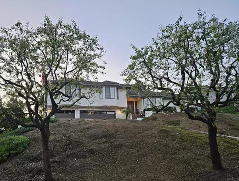 28124 Mountain Meadow Rd, Escondido, CA 92026