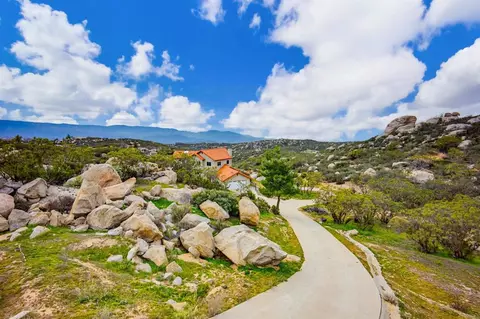 42055 Canyonside Ct, Aguanga, CA 92536