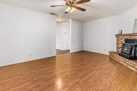 Living - 1105 Via Prado, Fallbrook, CA 92028 photo 2 of 4