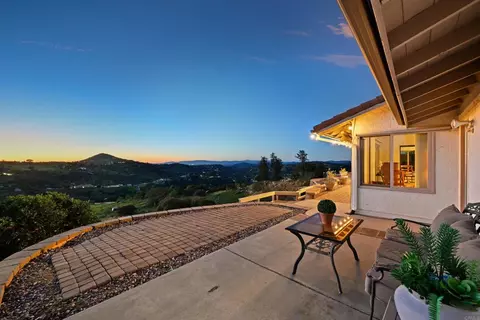 13065 Via Suena, Valley Center, CA 92082