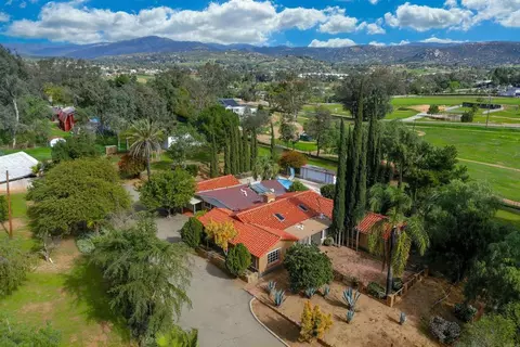 1077 Pine St, Ramona, CA 92065