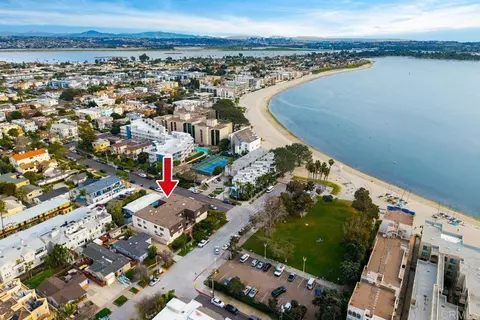 4051 Fanuel # 8, San Diego, CA 92109