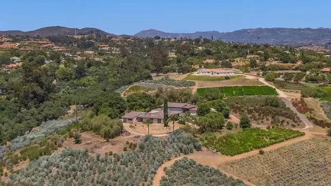 2925 Los Alisos Dr, Fallbrook, CA 92028