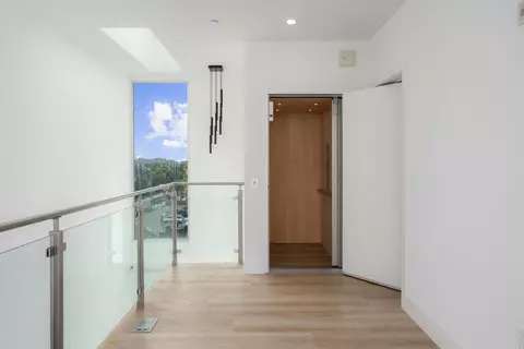 Entry Way - 2648 State Street Unit #E, Carlsbad, CA 92008 photo 3 of 3