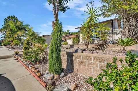 4530 Beverly Glen Dr, Oceanside, CA 92056