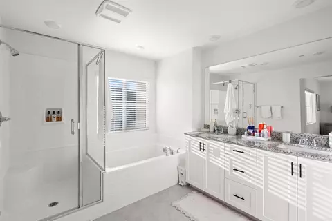 Bath - 35190 Blossom Pl, Fallbrook, CA 92028 photo 1 of 2