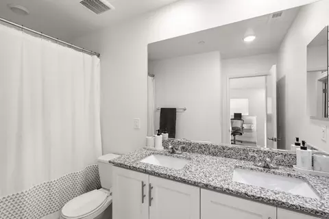 Bath - 35190 Blossom Pl, Fallbrook, CA 92028 photo 2 of 2
