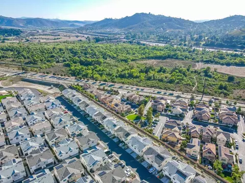 View/Area - 35190 Blossom Pl, Fallbrook, CA 92028 photo 13 of 18