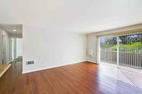 Living - 432 Edgehill Ln #169, Oceanside, CA 92054 photo 2 of 2