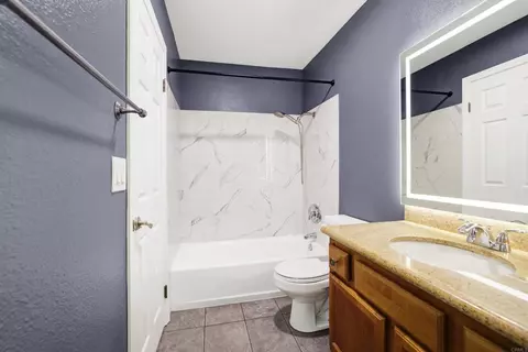 Bath - 432 Edgehill Ln #169, Oceanside, CA 92054 photo 3 of 3