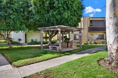 Exterior - 432 Edgehill Ln #169, Oceanside, CA 92054 photo 4 of 5