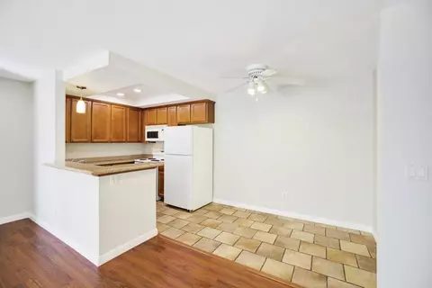 Kitchen - 432 Edgehill Ln #169, Oceanside, CA 92054 photo 1 of 2