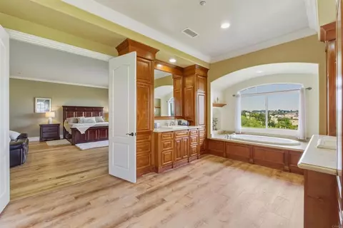 Entry Way - 4712 Briana Ct, Fallbrook, CA 92028 photo 4 of 4