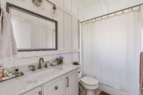 Bath - 273 Hillcrest Dr, Encinitas, CA 92024 photo 1 of 4