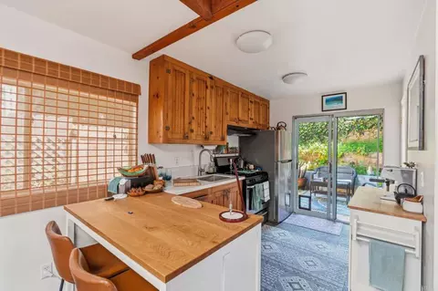 Kitchen - 273 Hillcrest Dr, Encinitas, CA 92024 photo 5 of 5