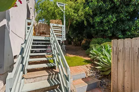 Exterior - 273 Hillcrest Dr, Encinitas, CA 92024 photo 13 of 22