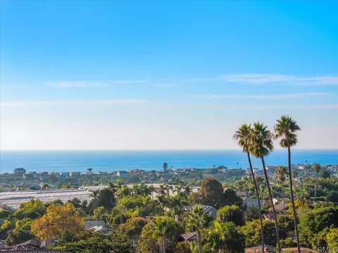 View/Area - 697 Ocean Vw, Encinitas, CA 92024 photo 4 of 12