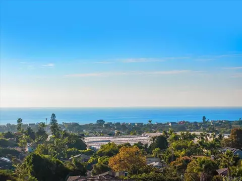 View/Area - 697 Ocean Vw, Encinitas, CA 92024 photo 8 of 12